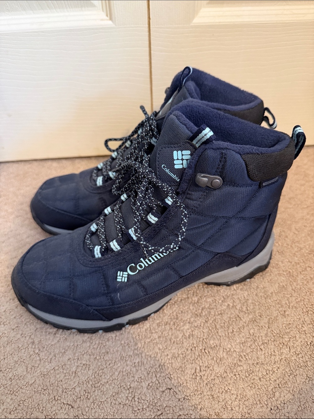 Columbia Navy Quilted Lace-Up Ankle Snow Boots with Light Blue Accents
